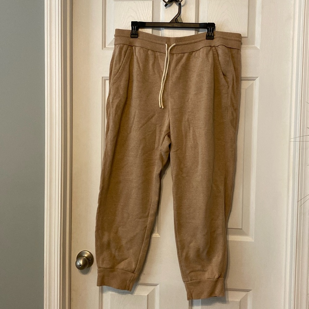 EUC universal thread joggers size XXL